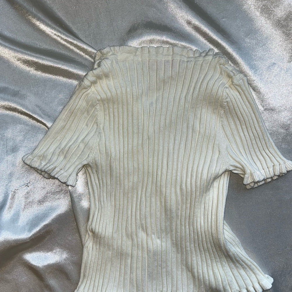 Cream Ribbed Ruffled Cap Sleeve Blouse - Picture 2 of 2